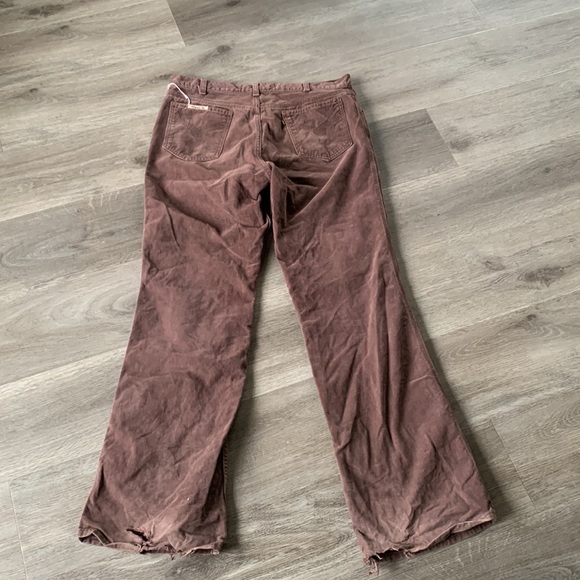 Vintage Levi movein on brown jeans with wear. See picture bottom hem. 36x34 - Picture 2 of 3